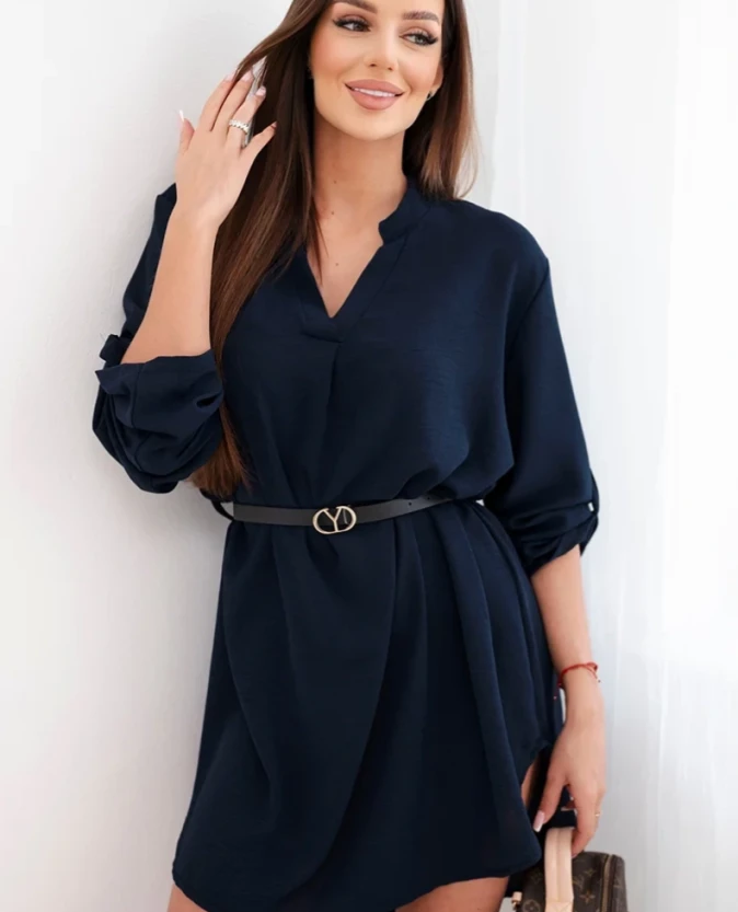 Milamo Sukienka z dłuższym tyłem i paskiem Granatowa